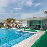 Boutique Cosmopolis 4*