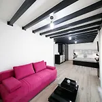 Bed and breakfast Boutique Cosmopolis 4*
