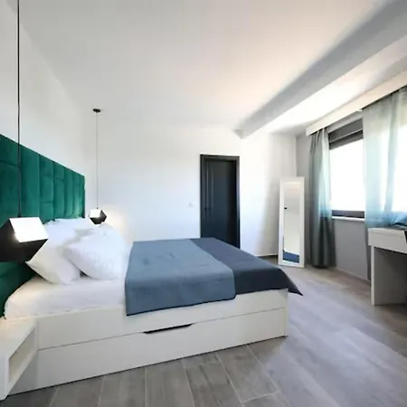Boutique Cosmopolis Bed & Breakfast Bibinje