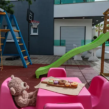 Bed & Breakfast Boutique Cosmopolis 4*