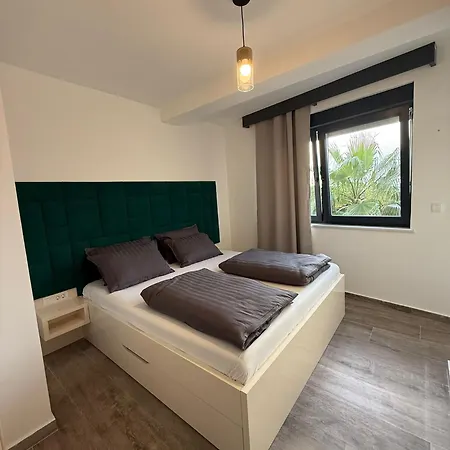 Boutique Cosmopolis 4* 比比涅