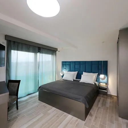 Boutique Cosmopolis 住宿加早餐酒店 4*