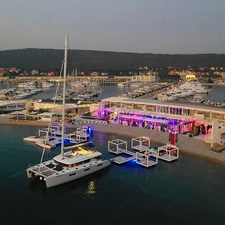 Oda ve Kahvaltı Boutique Cosmopolis