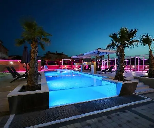 Boutique Cosmopolis 4*