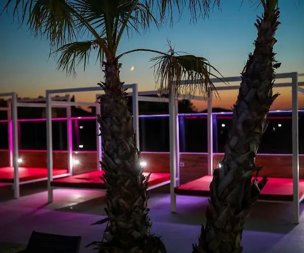 krevet i doručak Boutique Cosmopolis 4*