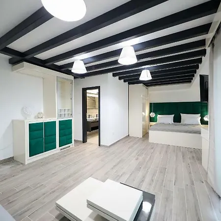 Nocleg ze śniadaniem Boutique Cosmopolis 4*