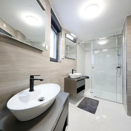 Boutique Cosmopolis Alojamento de Acomodação e Pequeno-almoço Bibinje