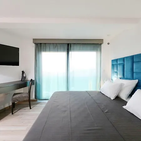 Boutique Cosmopolis 4* 比比涅