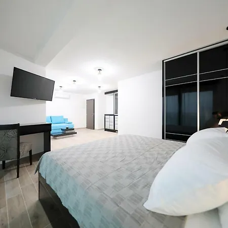 Boutique Cosmopolis 比比涅