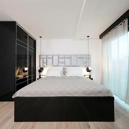 Boutique Cosmopolis 4* 比比涅