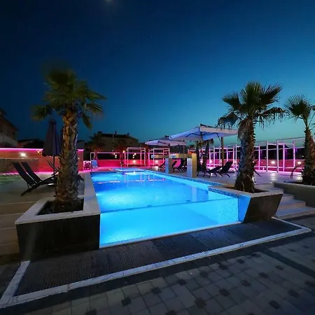 Boutique Cosmopolis 4*